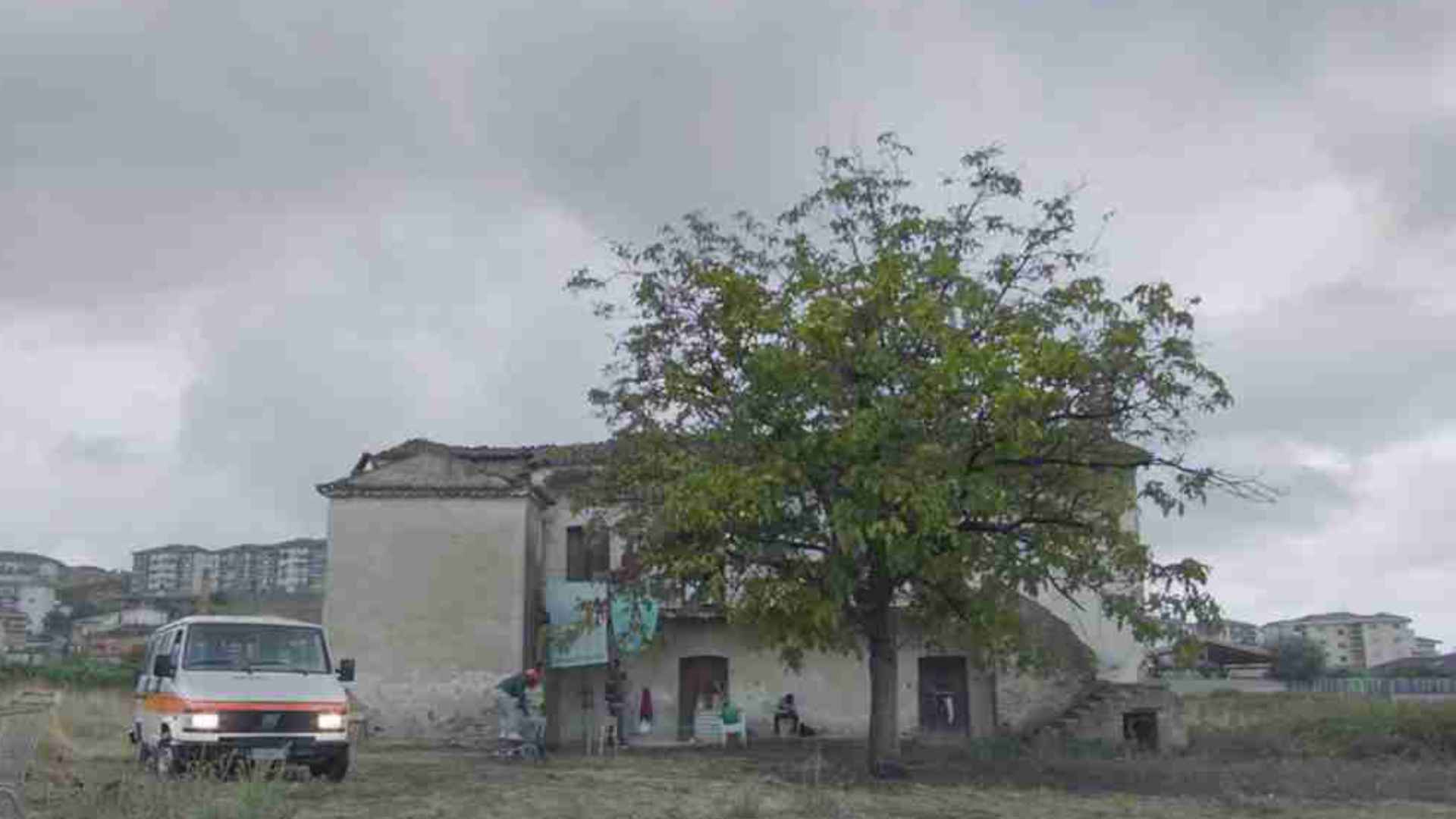 Copertina: Abiura: un viaggio verso il seggio – trama, recensione e streaming